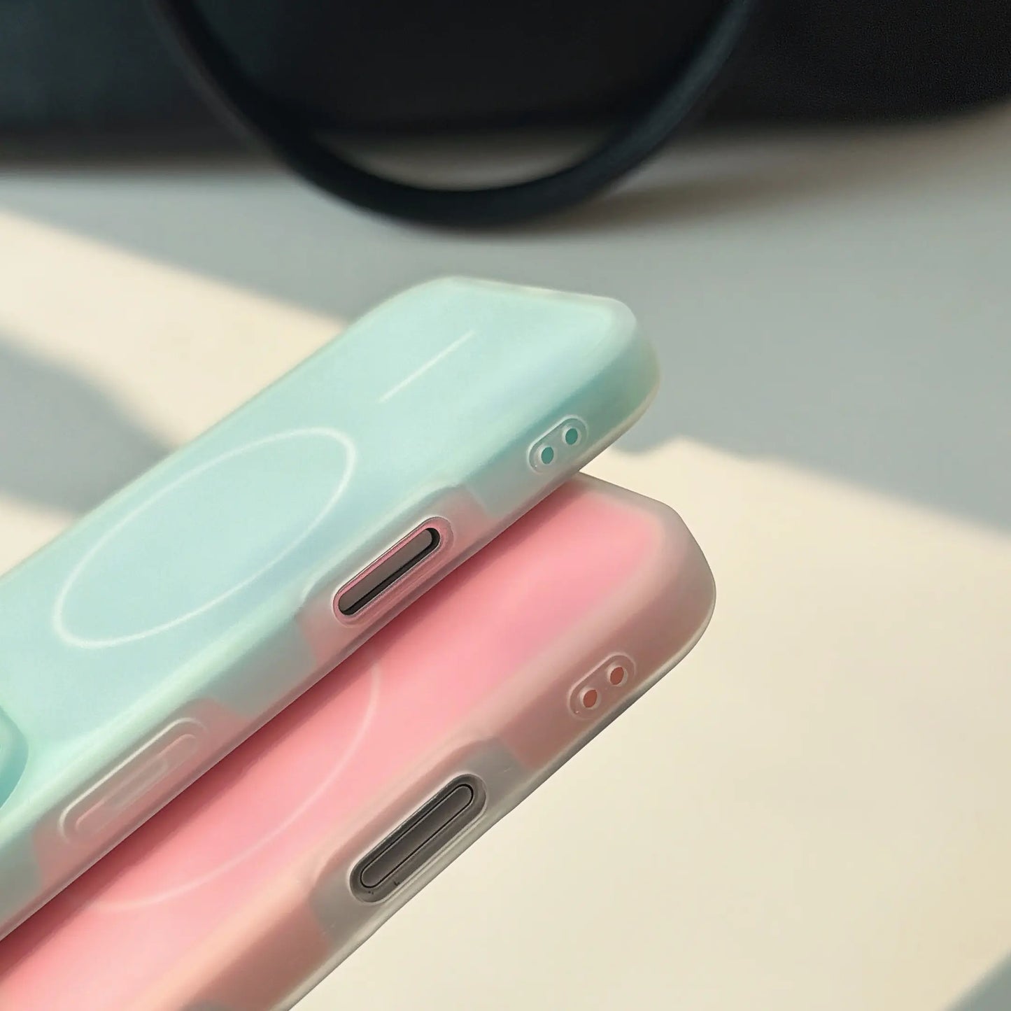 📱Candy-colored magnetic two-in-one phone case for iPhone 17 Pro Max Jelly Shell