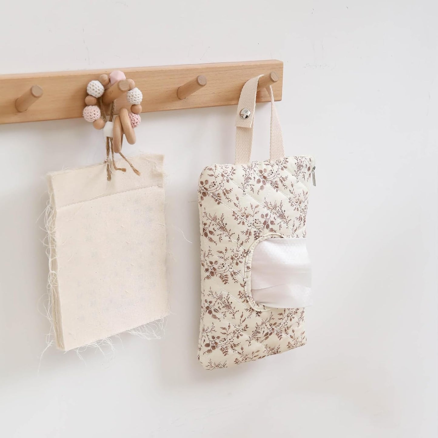 🌸Hangable floral pattern wet wipes bag