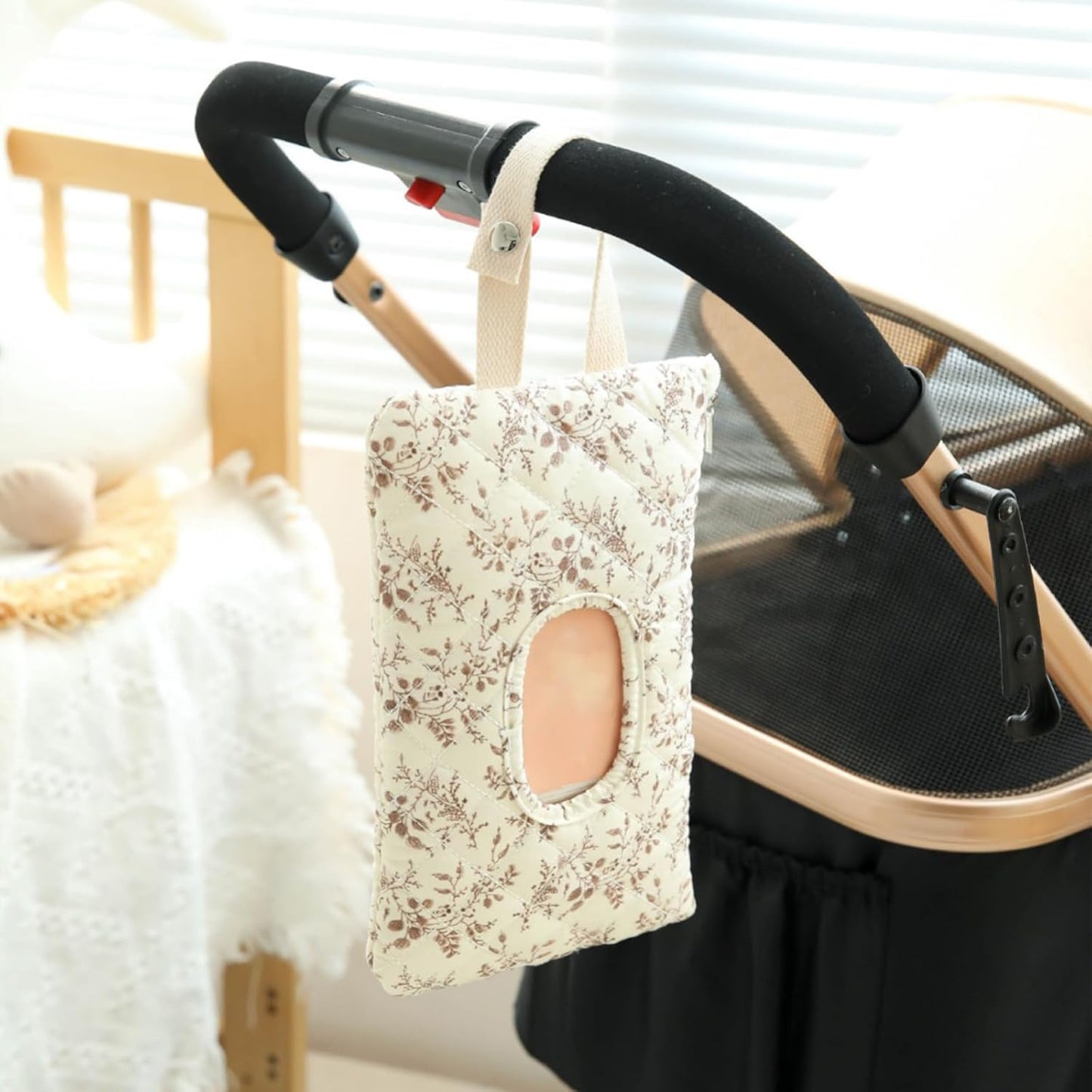 🌸Hangable floral pattern wet wipes bag