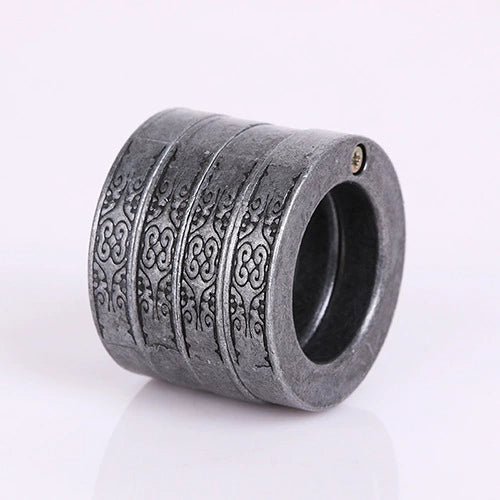 💍Transformable EDC ring—combines self-defense and emergency window-breaking functions; suitable for outdoor carry